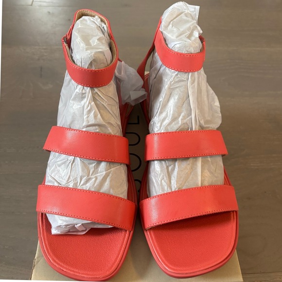 NIB Soul Naturalizer Fiesta Strap Sandal Sz 11W Coral Beach Vacation Resortwear - Picture 2 of 4